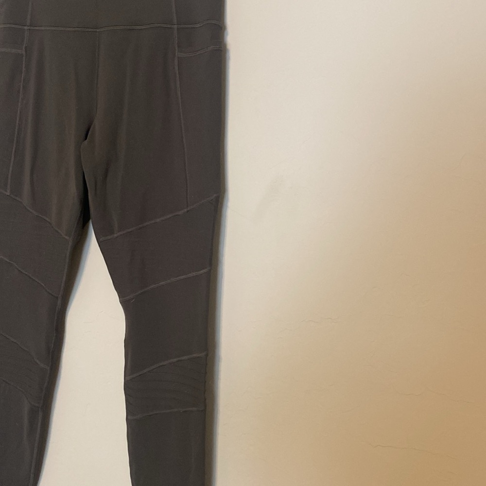 Athletica Olive Green Women's Leggings - Picture 5 of 5